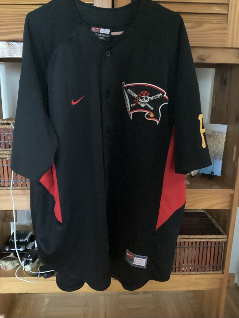 Beautiful Nike Black & Red Pittsburgh Pirates Baseball Jersey